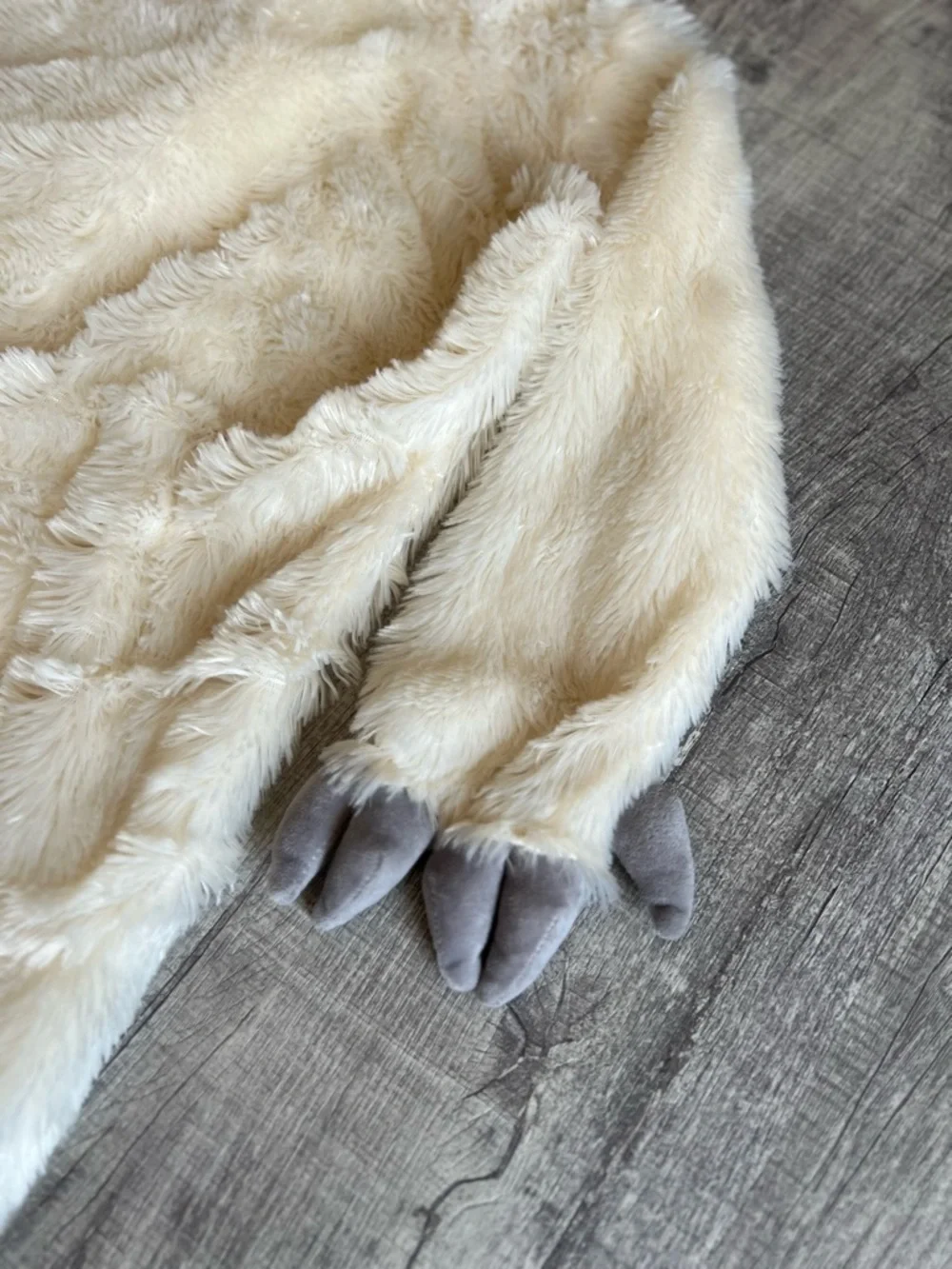 Star Wars White Wampa Plush Costume with Gray Accents - Picture 10 of 11